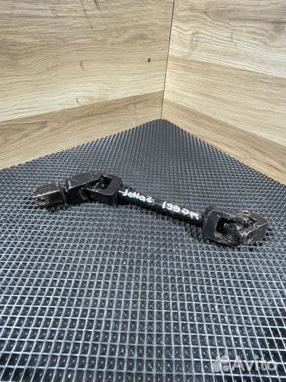 Рулевой карданчик Volkswagen Jetta2 /Golf2