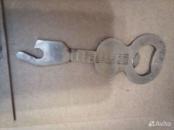 Открывашка для бутылок и банок