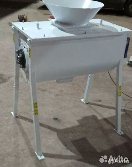 Кормосмеситель горизонтальный в наличии