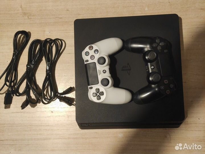 Sony playstation 4 PS4 1tb + 2 джойстика