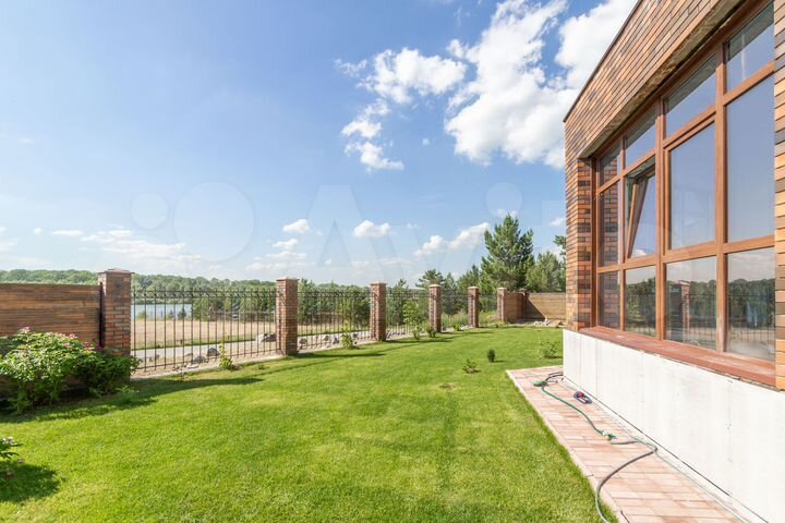 Коттедж 350 м² на участке 12 сот.