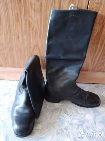 Сапоги офицерские хромовые и керзывые ботинки