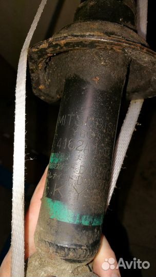 Стойка амортизатора