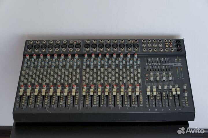 Микшерный пульт (микшер ) Carvin C1644