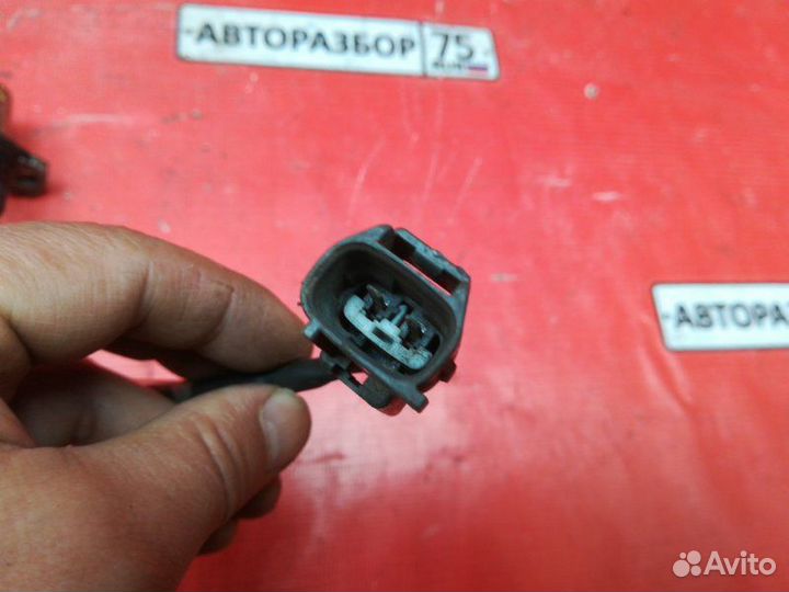 Датчик положения коленвала Toyota Corolla AE110