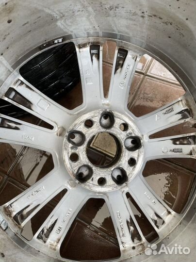 Goodyear EfficientGrip 275/40 R19