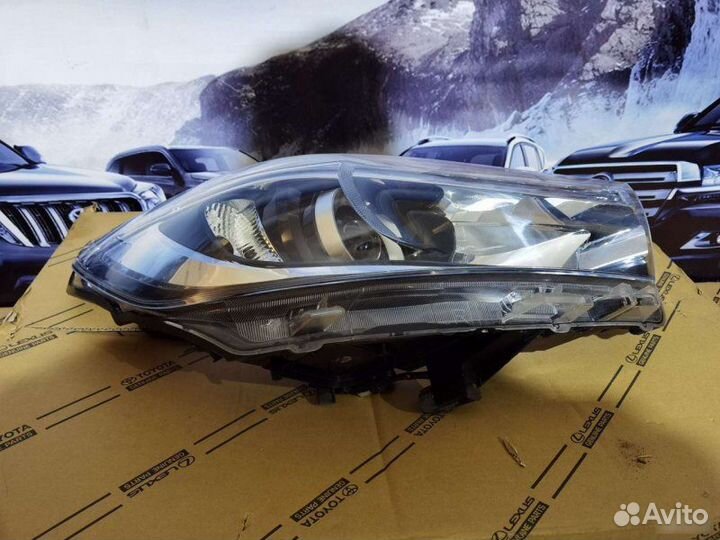 Фара правая Toyota Hilux 2015-2020