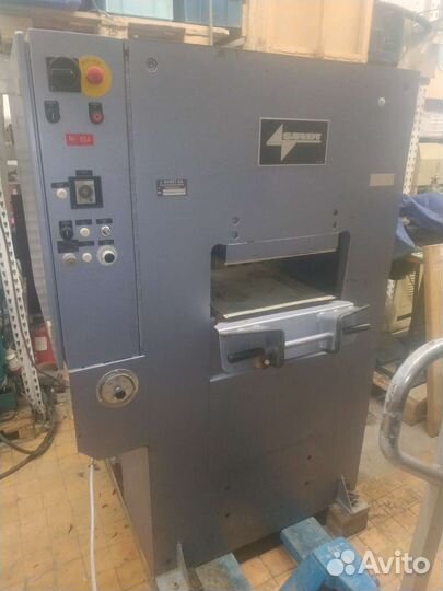 Гидравлический пресс тиснения перфорации