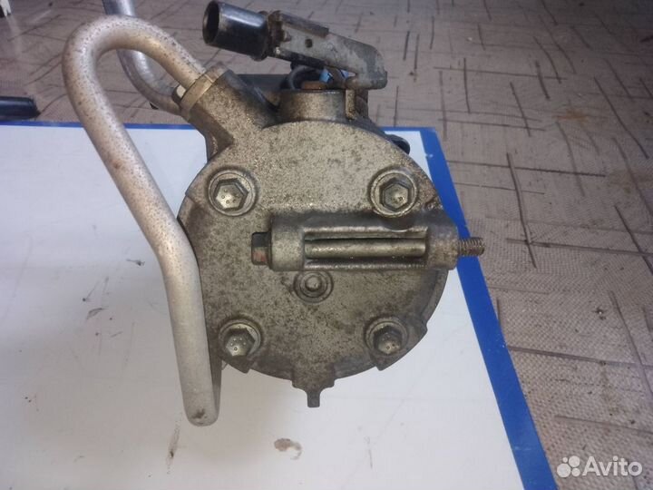 Компрессор кондиционера Mitsubishi Outlander