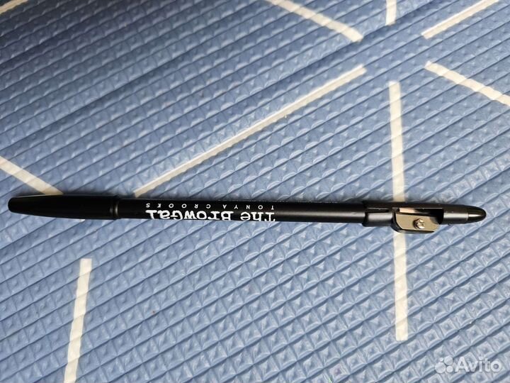 Карандаш для бровей с точилка и щет Tonya Crooks