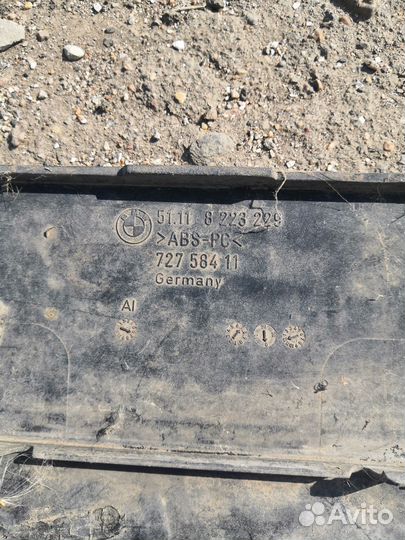 Центральная накладка переднего бампера бма Е65