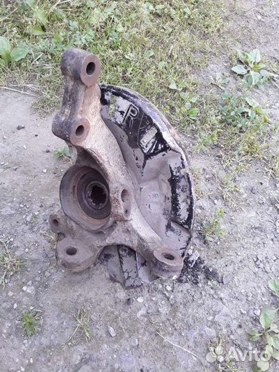 Поворотный Кулак от соляриса. Киа Рио.правый