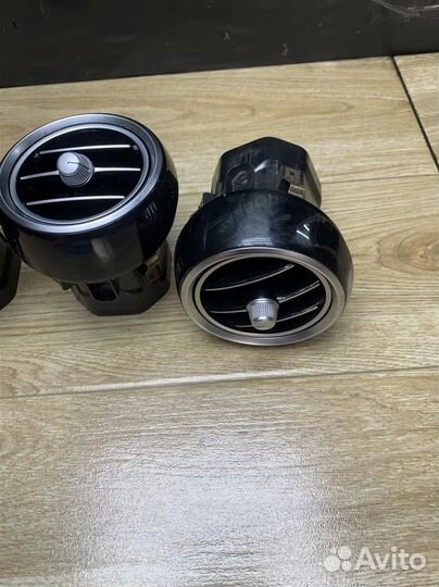 Дефлектор воздушный Mercedes W205