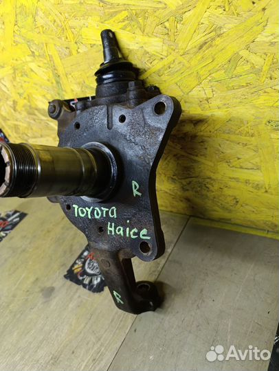 Цапфа передняя правая Toyota Hiace LH107G 3L 1992г