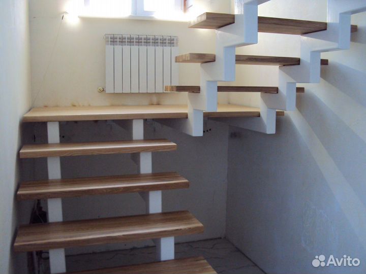 Лестница для коттеджа, дома, дачи (металлокаркас)