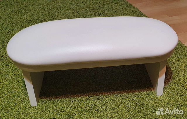 Маникюрная подставка для рук. новая