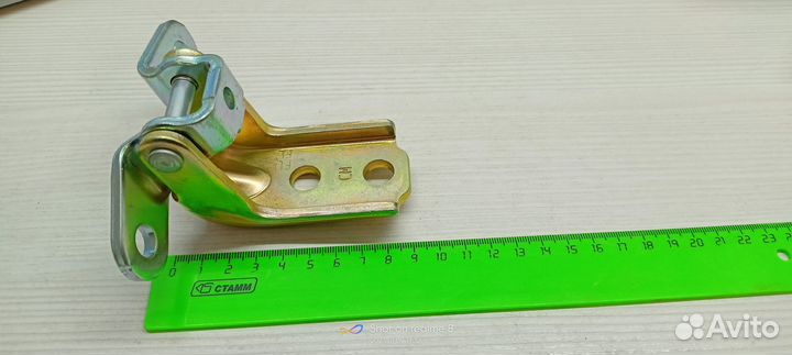 Петля дверная