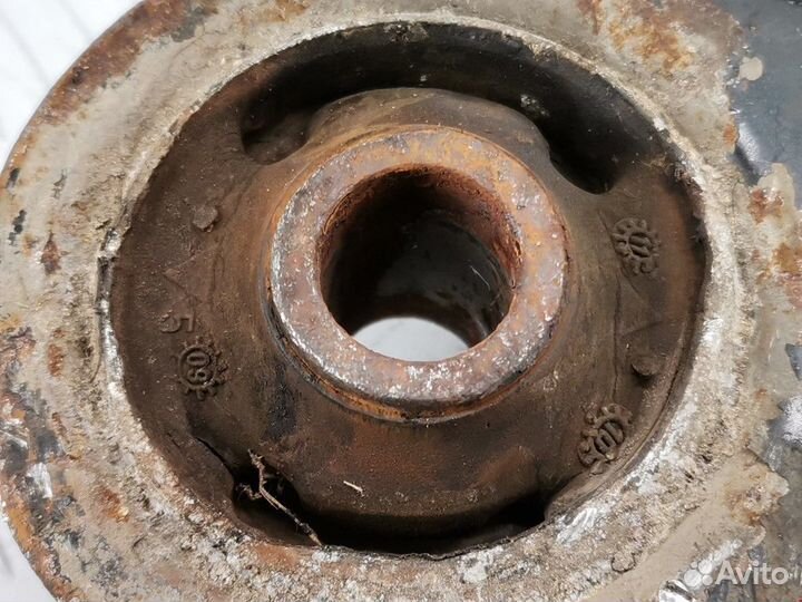 Рычаг передний левый Volkswagen Golf 3 1997