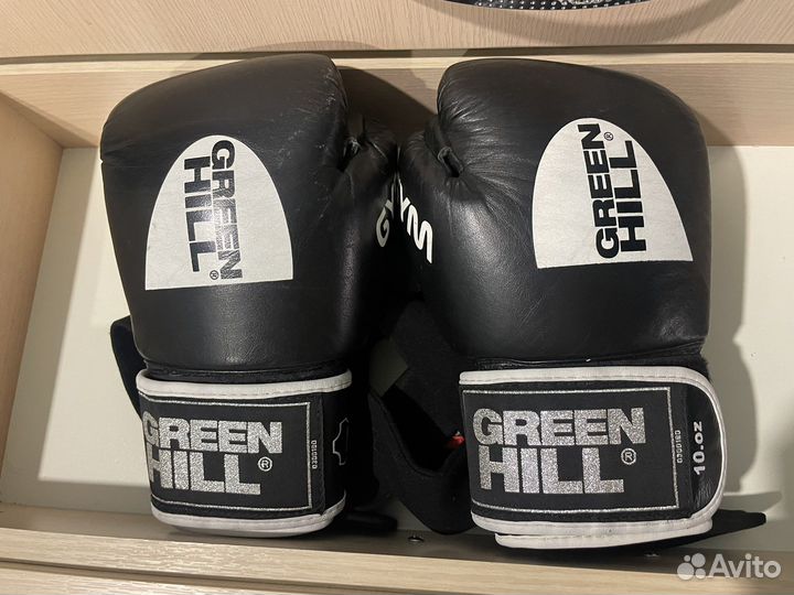 Боксерские перчатки green hill 10 oz