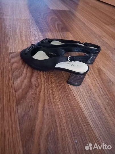 Босоножки женские
