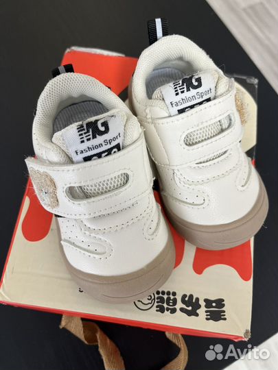 Кроссовки детские