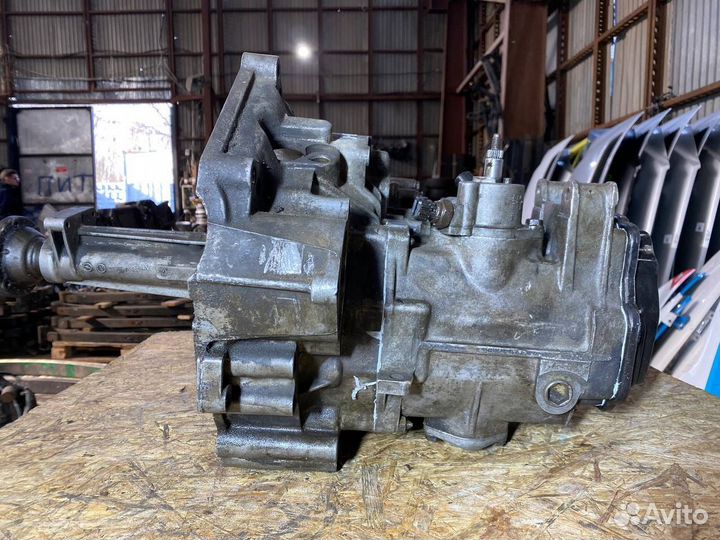 Коробка передач 5ст. VW Transporter T4 1.9 2.4 D