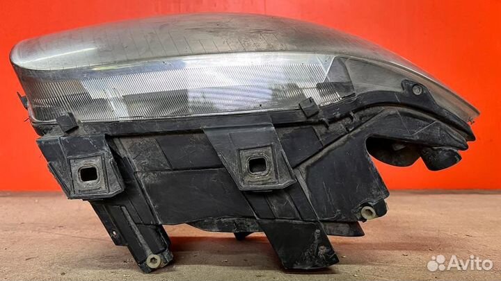 Фара передня правая Audi A6/C5