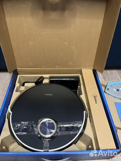 Моющий робот-пылесос Midea M7 PRO