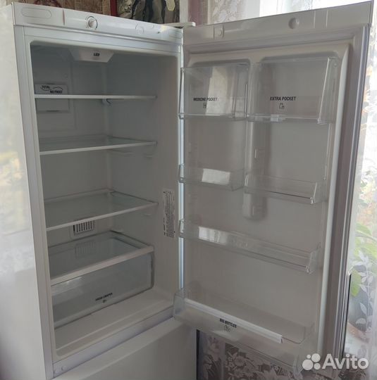 Холодильник Hotpoint-Ariston HF 4180 W
