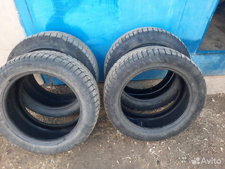 Pirelli Carrier Winter 255/50 R19 107H