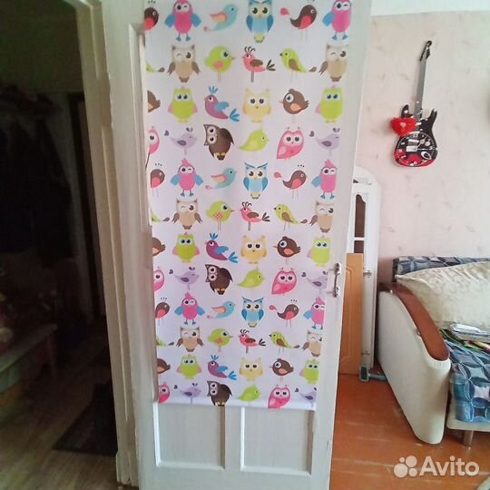 Тюль с совушками и рулонные шторы