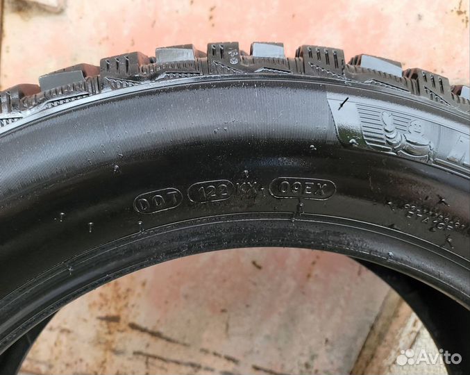 Michelin X-Ice North 4 215/60 R17