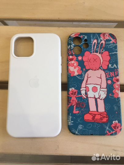 Чехлы на телефон iPhone 12