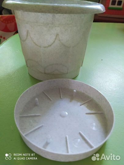 Цветочный горшок и корм для собак 3 кг