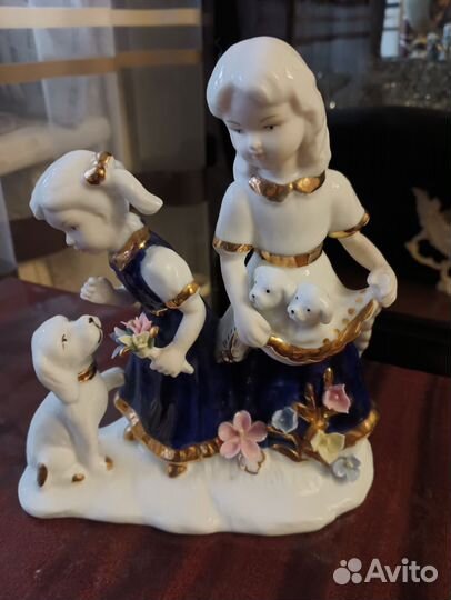 Статуэтка фарфор