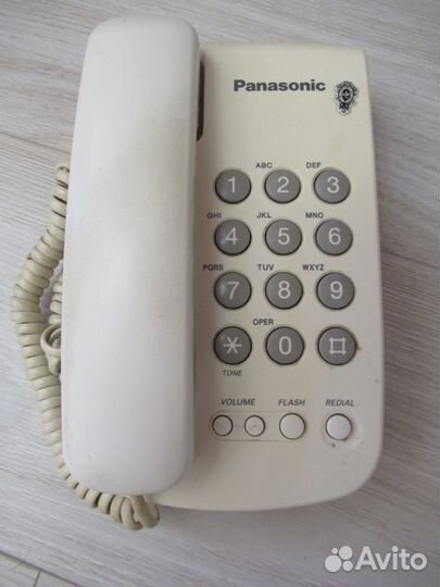 Кнопочный телефон панасоник