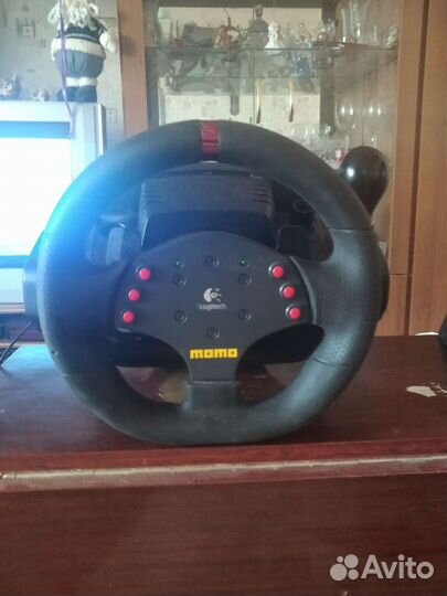 Игровой руль logitech momo racing