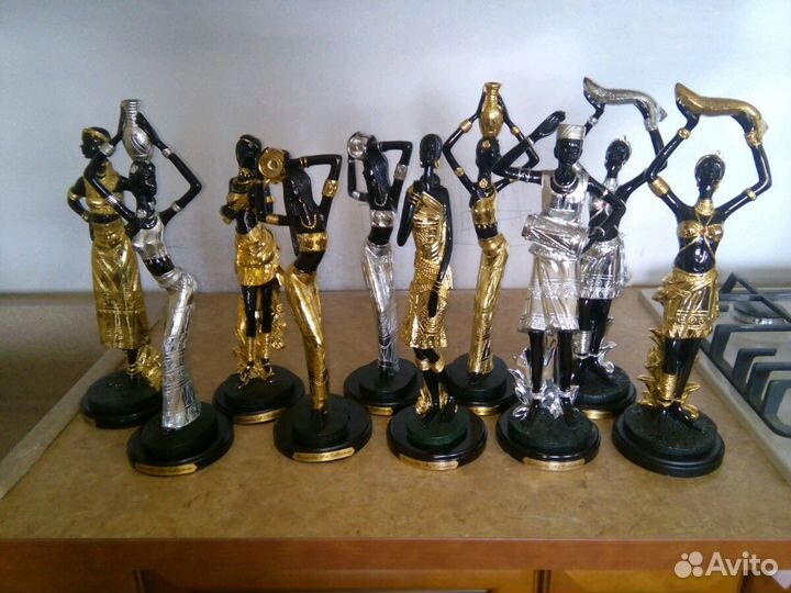 Статуэтки