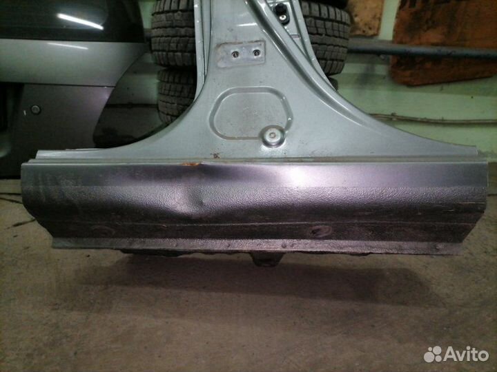 Стойка кузова центральная правая Kia Rio JB G4EE