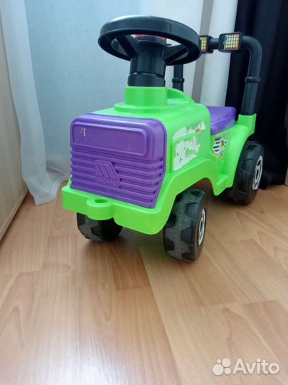Трактор каталка для детей