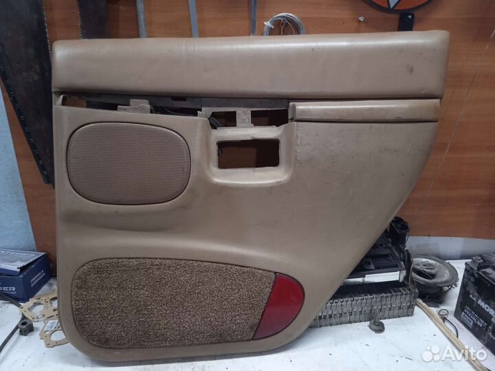 Дверная карта правая задняя Ford Explorer 2 Форд