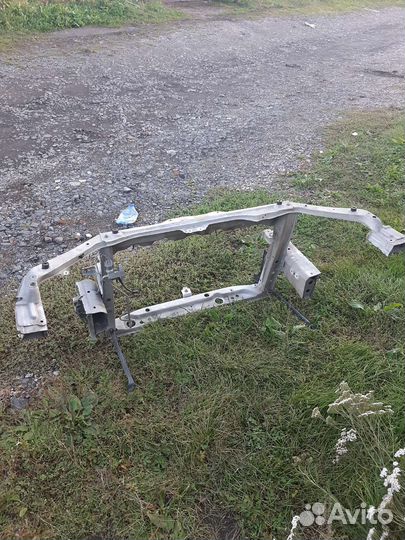 Рамка радиатора тойрта allion