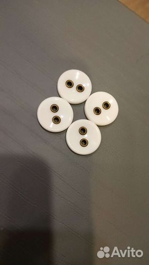 Пуговицы бренд+новая сумка-вкладыш оригиналы