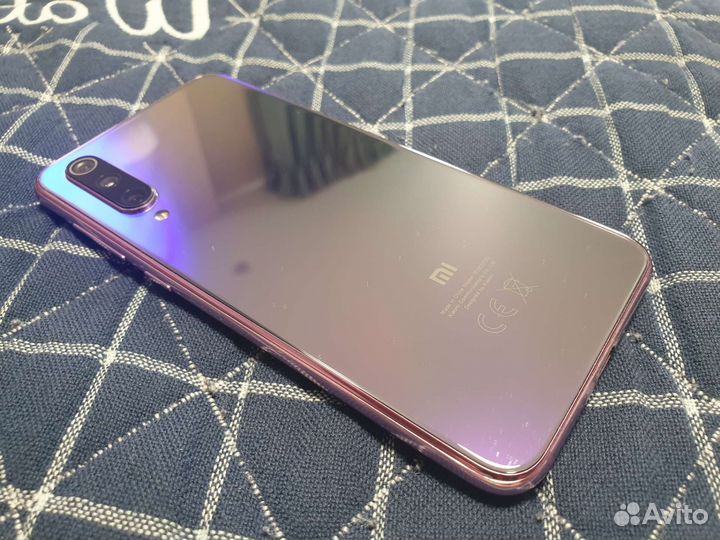 Продам телефон Xiaomi Mi 9 SE