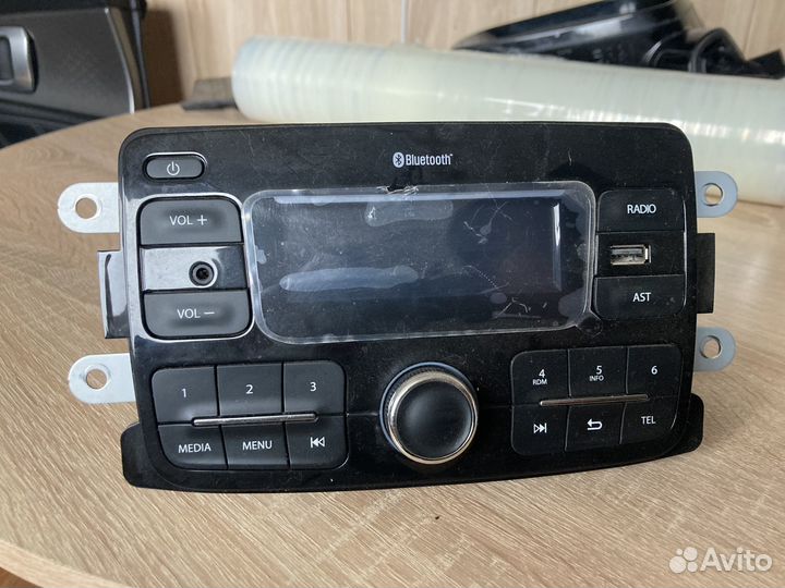 Штатная магнитола, шгу Рено Сандеро 2, Логан 2