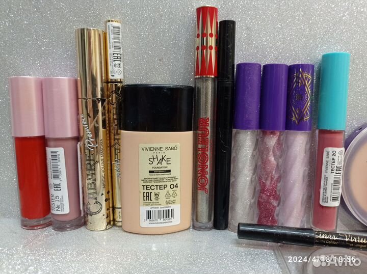 Набор косметики Vivienne Sabo, 19 позиций