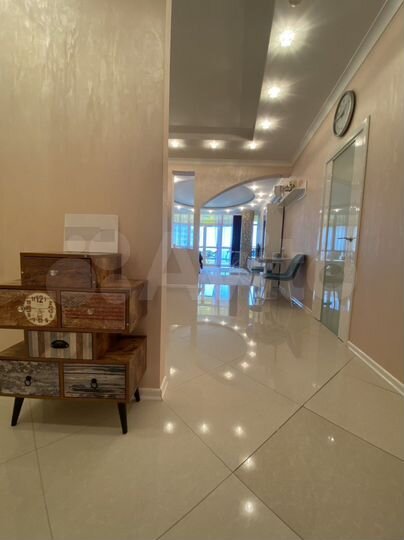 3-к. квартира, 100 м², 8/17 эт.