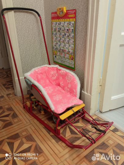 Санки с колесами и сиденьем