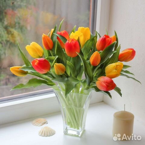 Силиконовые тюльпаны в вазе