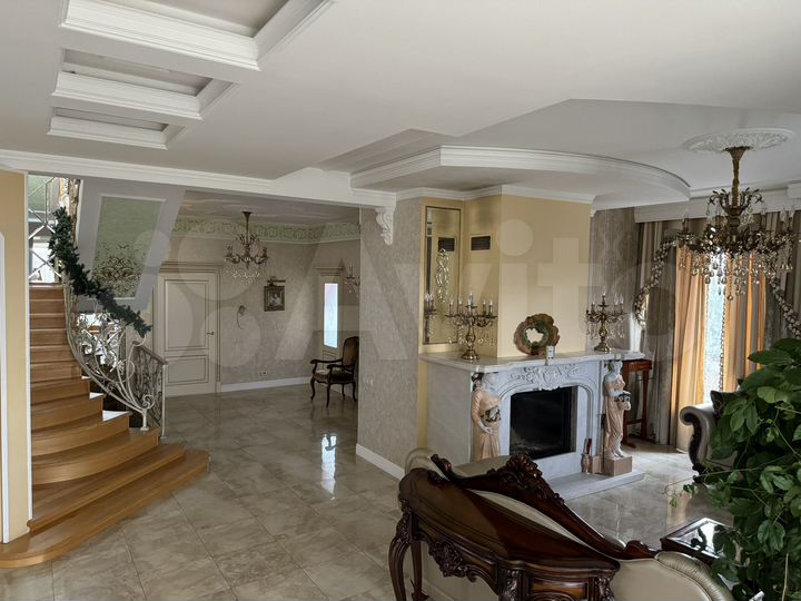 Дом 550 м² на участке 15 сот.